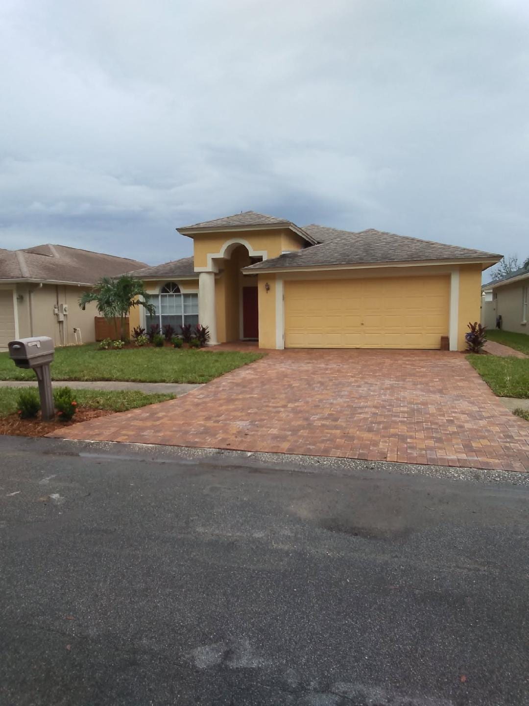 A finished paver driveway at a Florida home